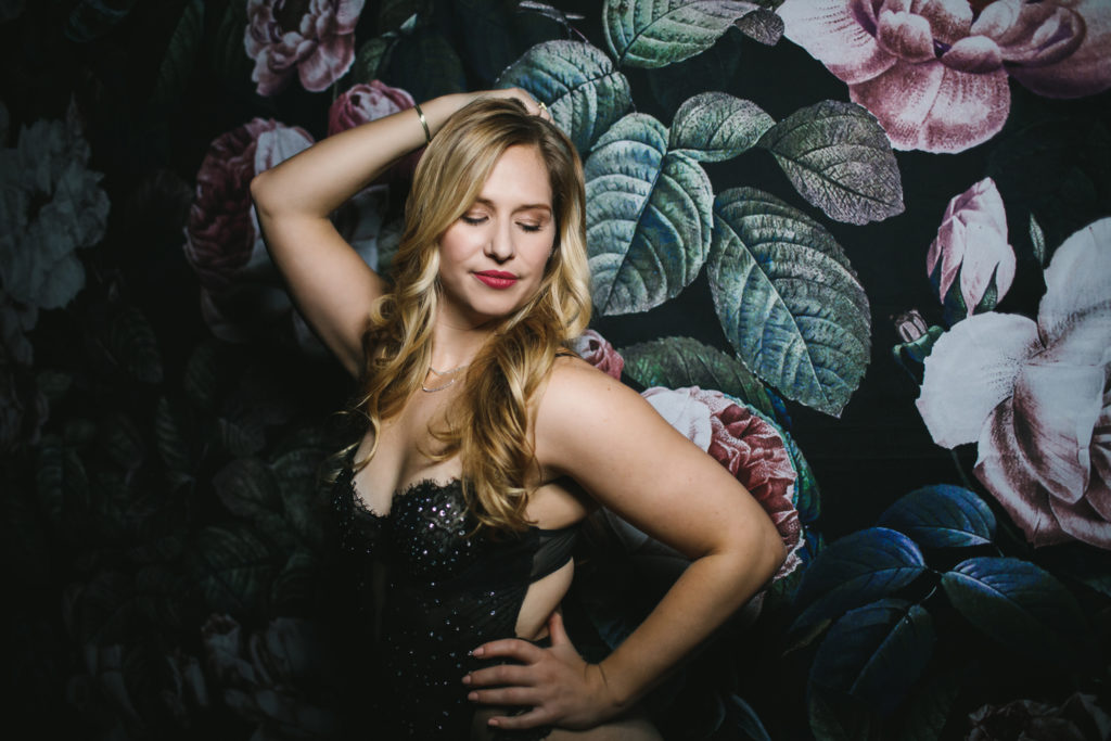 blonde with fern backdrop; women's empowerment photography by Lindsay Hite